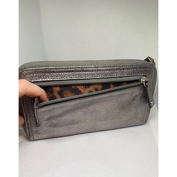 B Makowsky Leather Zip Around Wallet  Silver w Leopard Interior 8in X 4.5in - Picture 4 of 8
